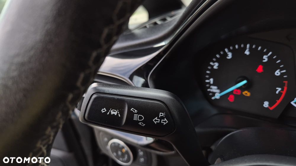 Ford Fiesta 1.0 EcoBoost S&S TITANIUM - 32