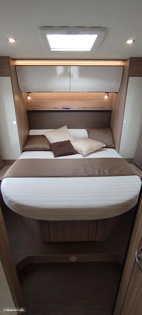 Burstner Ixeo I736 (Cama central - Sala face a face) - 15