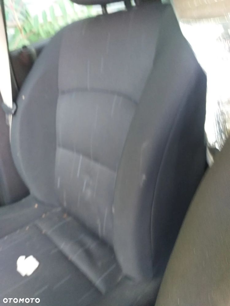 Auto na części - Renault Clio 98KM benzyna 2003 Silnik Skrzynia Drzwi Maska Klapa Błotnik Zderzak Lampa Szyba Klamka Lusterko Deska Kokpit - 8