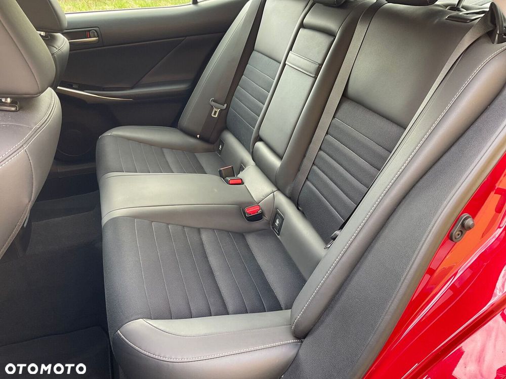 Lexus IS 200t Elegance - 14