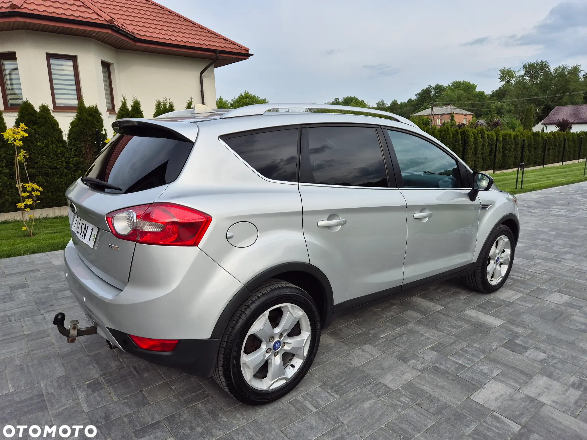 Ford Kuga 2.0 TDCi 2x4 Titanium - 13