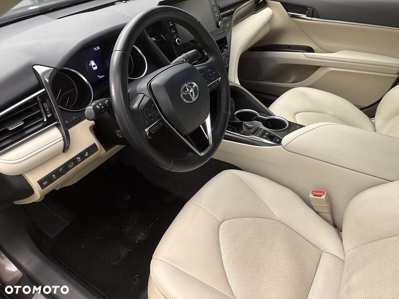 Toyota Camry 2.5 Hybrid Executive CVT - 10