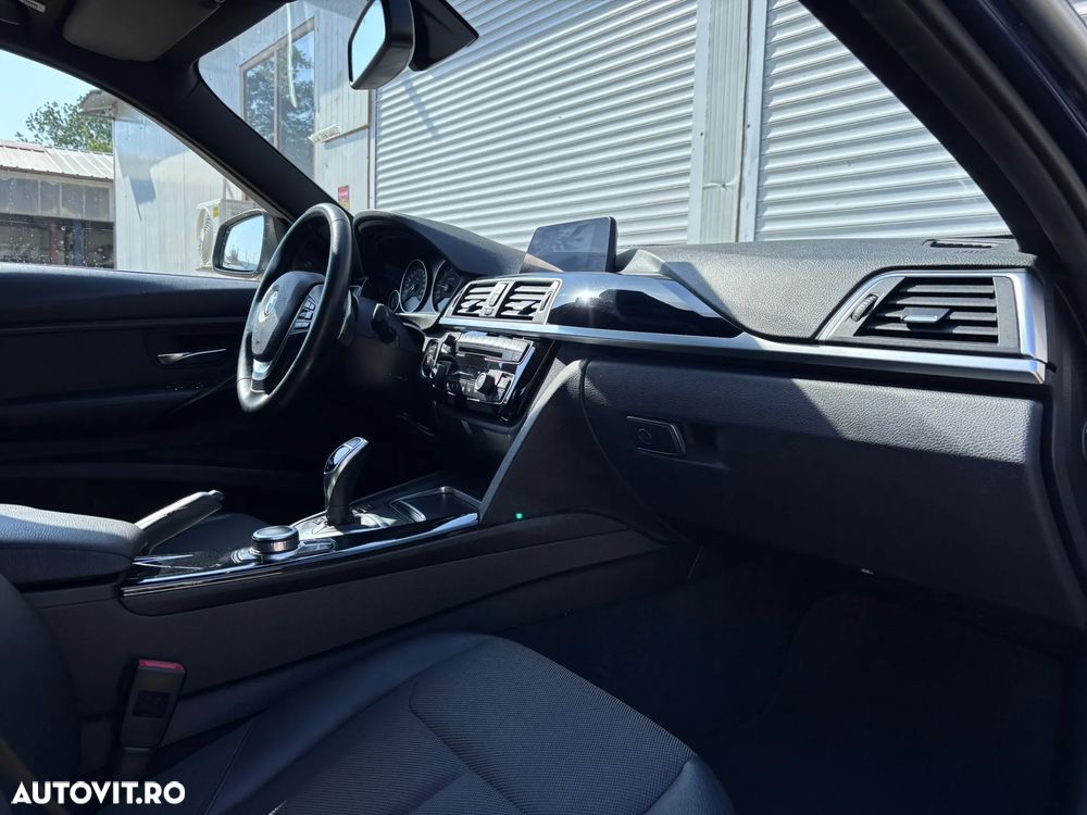 BMW Seria 3 320i Aut. Advantage - 33