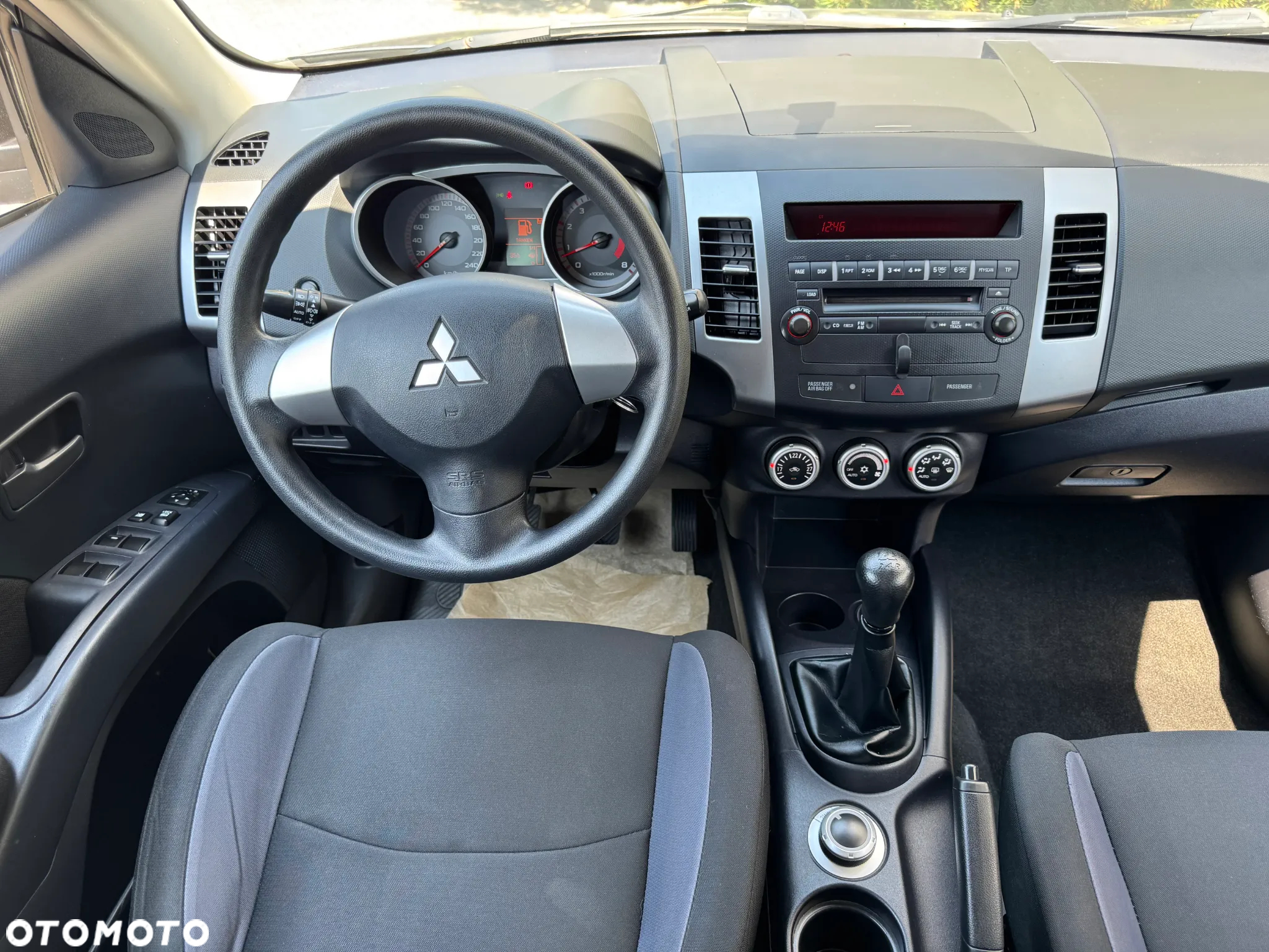 Mitsubishi Outlander 2.4 4WD Inform - 12