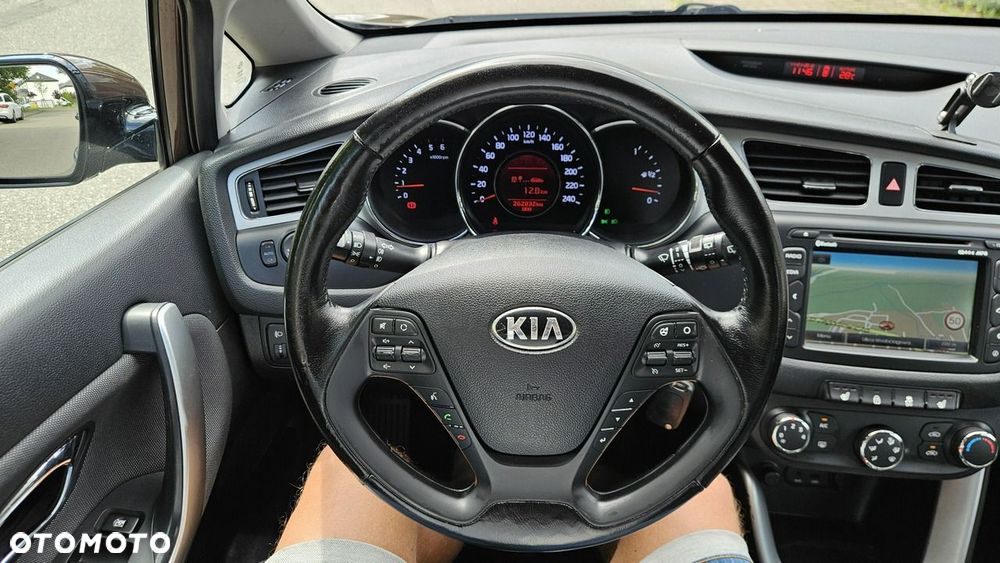 Kia Ceed 1.6 CRDi 128 Dream Team Edition - 30