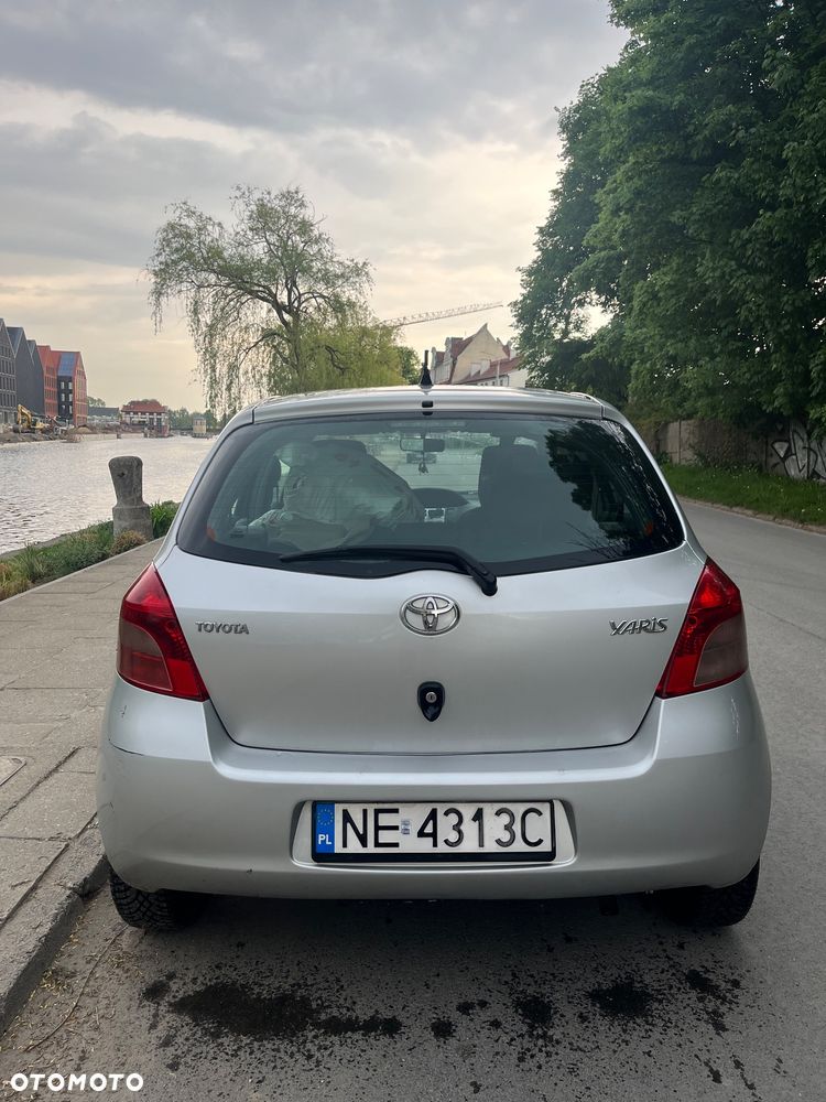 Toyota Yaris 1.3 VVT-i Luna - 4