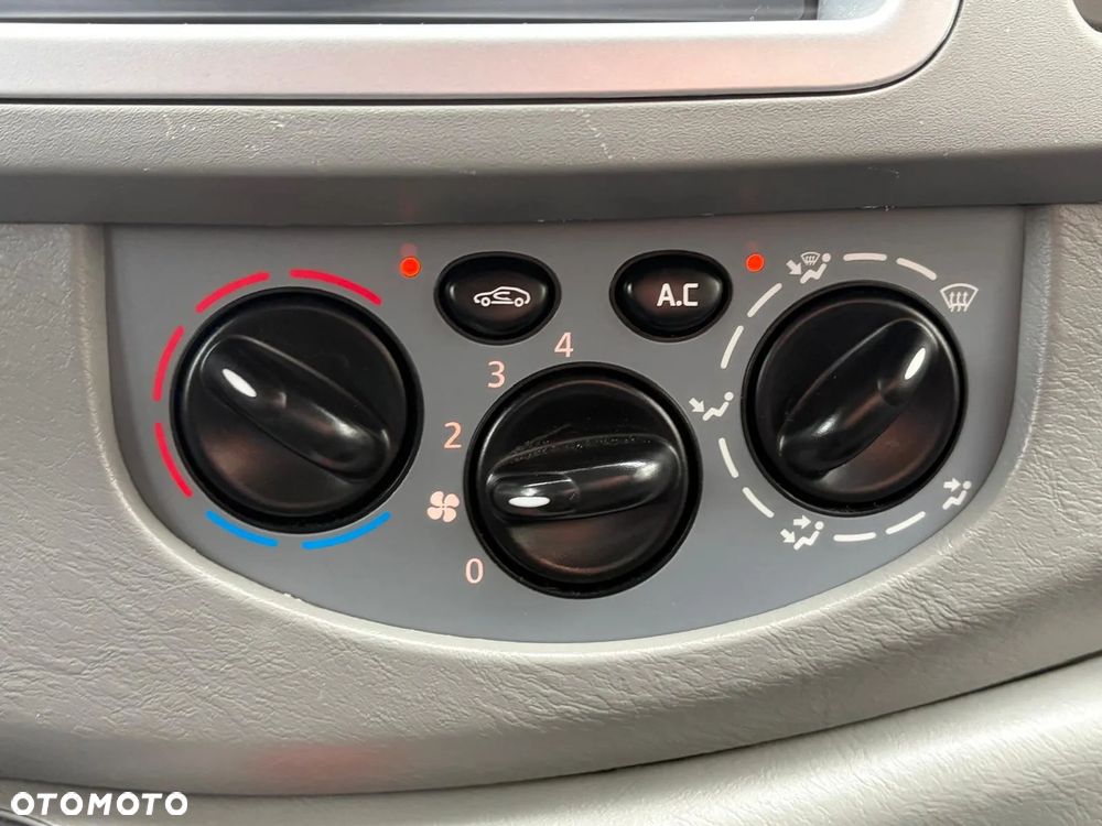 Renault Trafic Grand Passenger Pack Clim - 30