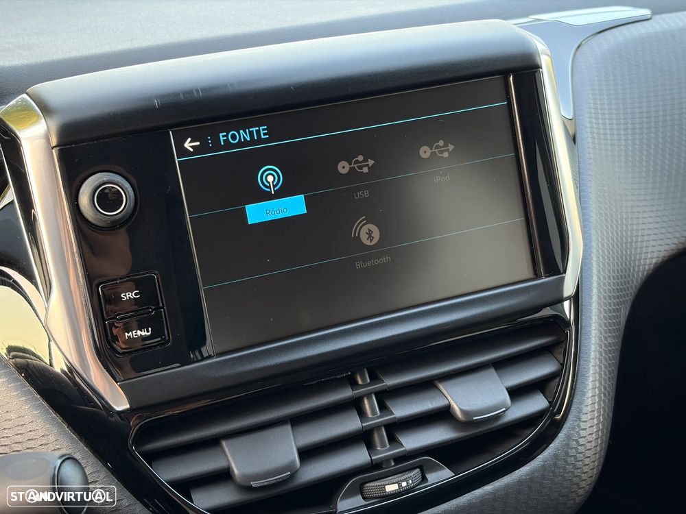 Peugeot 2008 1.2 PureTech Allure EAT6 - 20