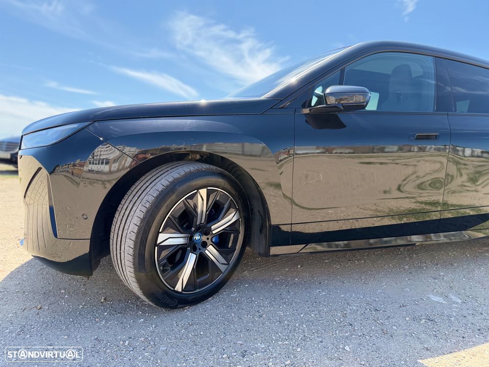 BMW iX xDrive 50 Pack Desportivo — fotografia 20