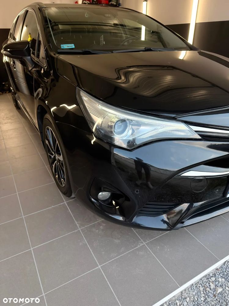 Toyota Avensis 2.0 D-4D Premium - 4