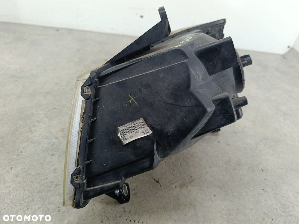 LAMPA PRZÓD PRAWA DODGE GRAND CARAVAN 5113332AD 311602  VALEO - 7