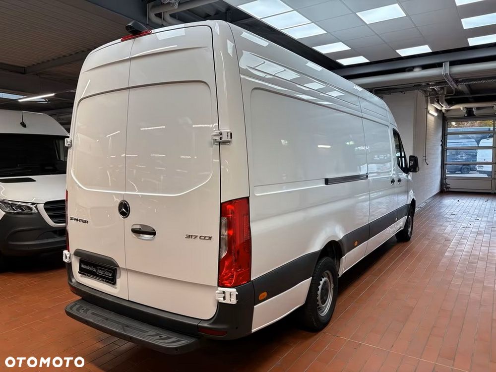 Mercedes-Benz Sprinter - 3