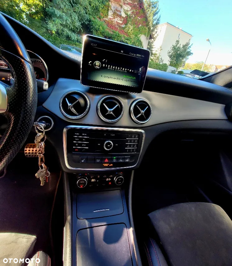 Mercedes-Benz CLA 250 4-Matic AMG Line - 14