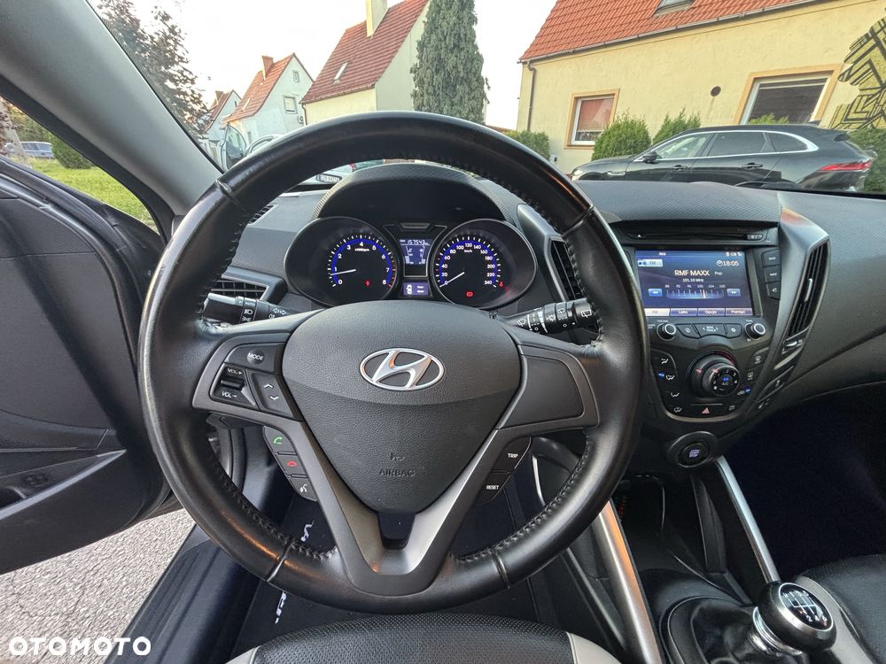 Hyundai Veloster - 8