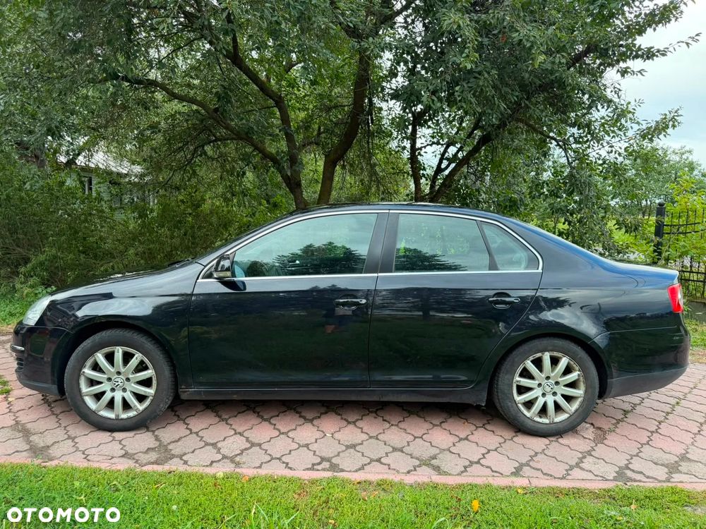 Volkswagen Jetta 1.6 TDI DPF Comfortline - 18