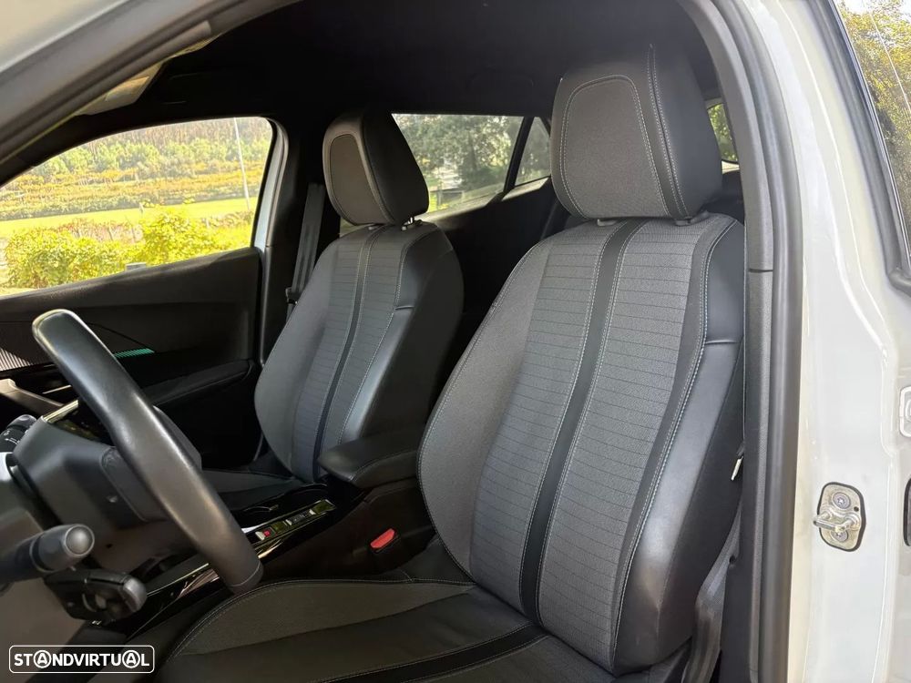 Peugeot 2008 1.2 PureTech Allure - 11