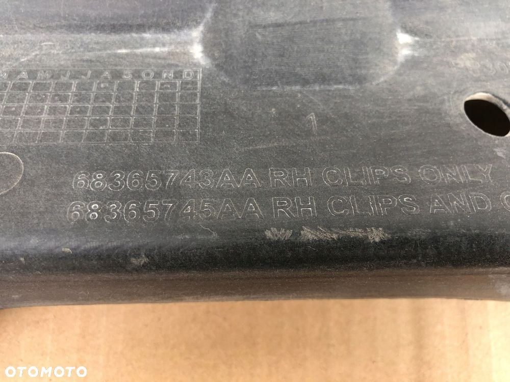 DODGE RAM 1500 V 19 2019 2024 NADKOLE TYŁ PRAWE 68365743AA 68365745AA - 2