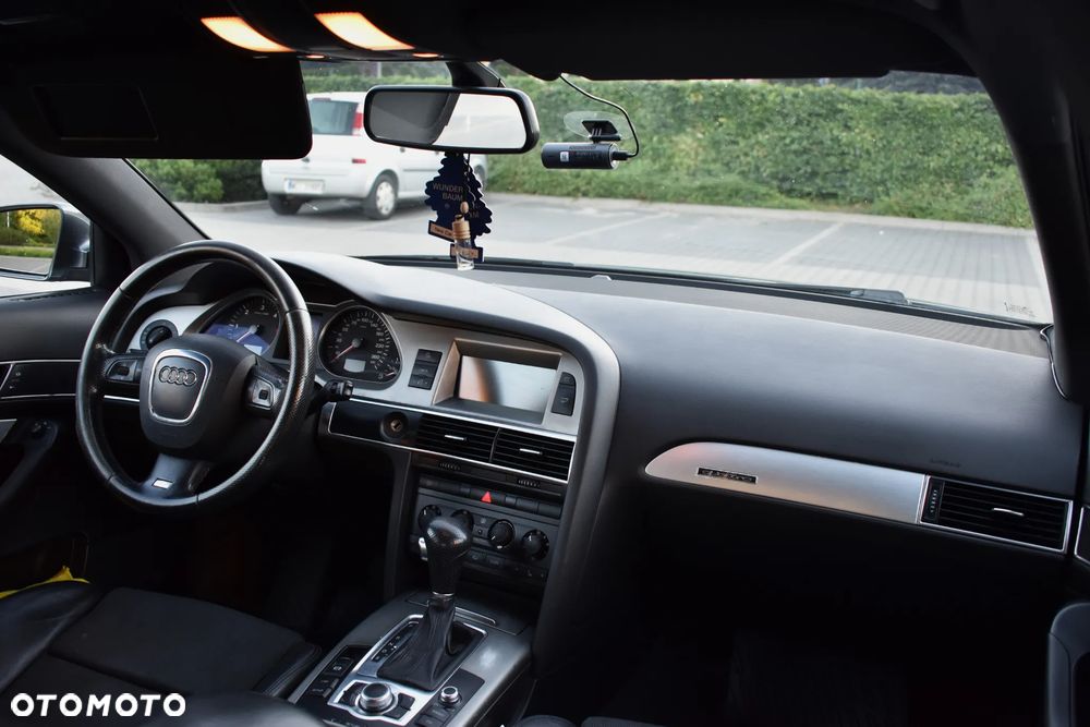 Audi A6 Avant - 16