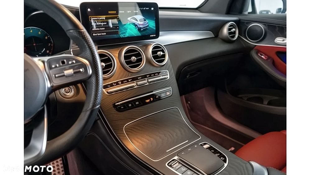 Mercedes-Benz GLC 300 4Matic 9G-TRONIC AMG Line - 8