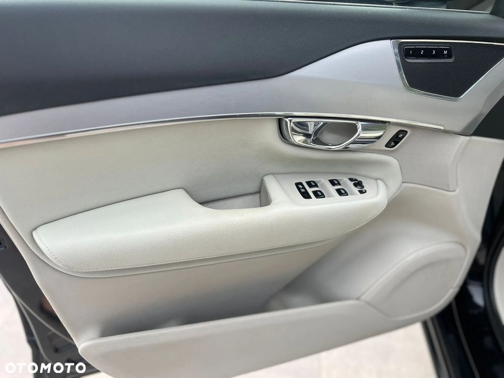 Volvo XC 90 D5 AWD Momentum 7os - 15
