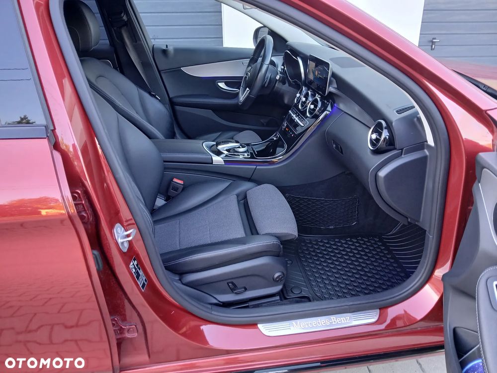 Mercedes-Benz Klasa C 220 d 4MATIC 9G-TRONIC - 37