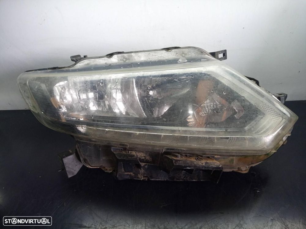 FAROL DIREITO NISSAN X-TRAIL T32 - 1