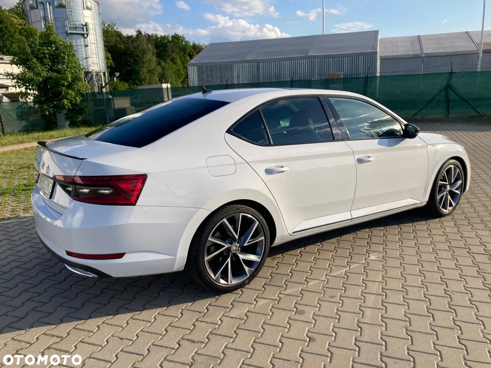 Skoda Superb Combi 2.0 TDI DSG Sportline - 13