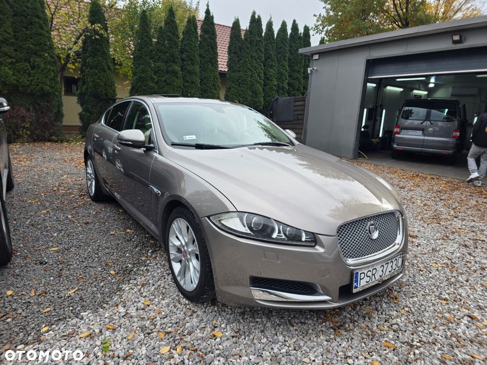 Jaguar XF 3.0 V6 D Luxury - 4