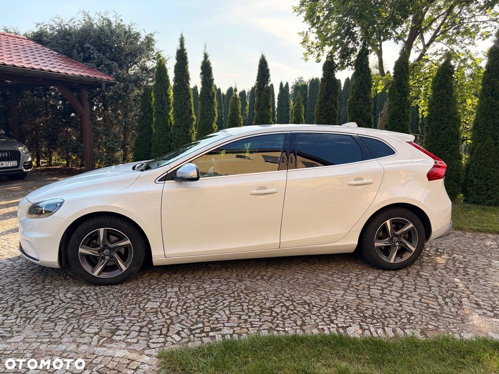 Volvo V40 D2 Drive-E R-Design Kinetic - 4