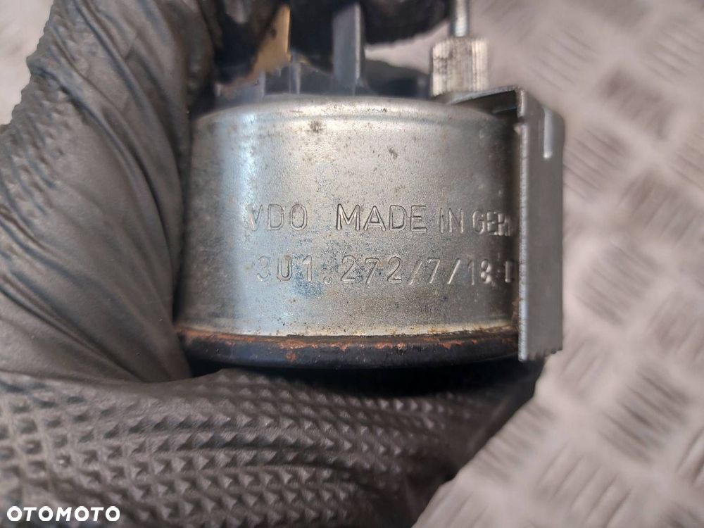 WSKAŹNIK PALIWA MERCEDES-BENZ T1 KACZKA 301.272/7/18 - 2