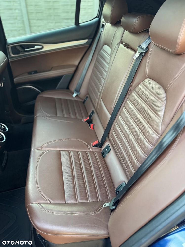 Alfa Romeo Stelvio 2.0 Turbo Veloce Q4 - 16