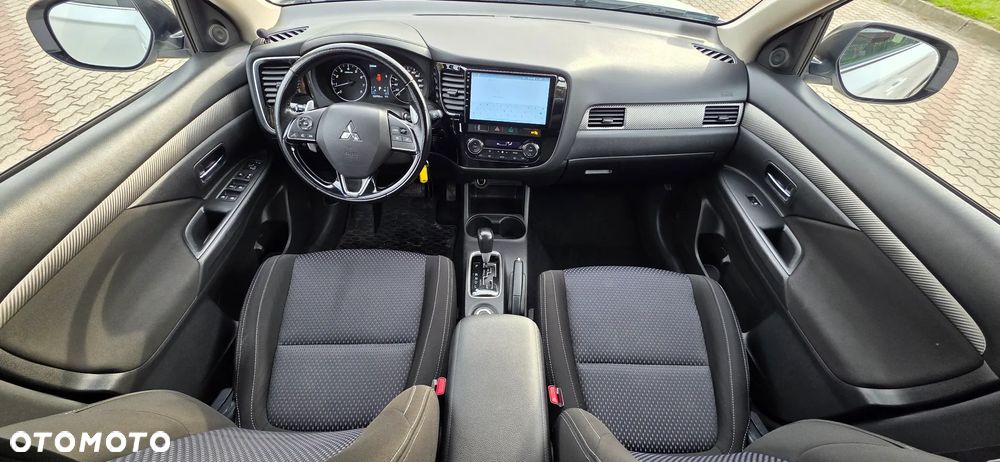 Mitsubishi Outlander 2.0 Instyle Navi 4WD CVT - 12