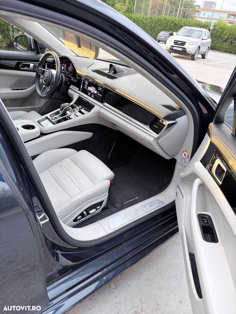 Porsche Panamera 4S Executive - 7