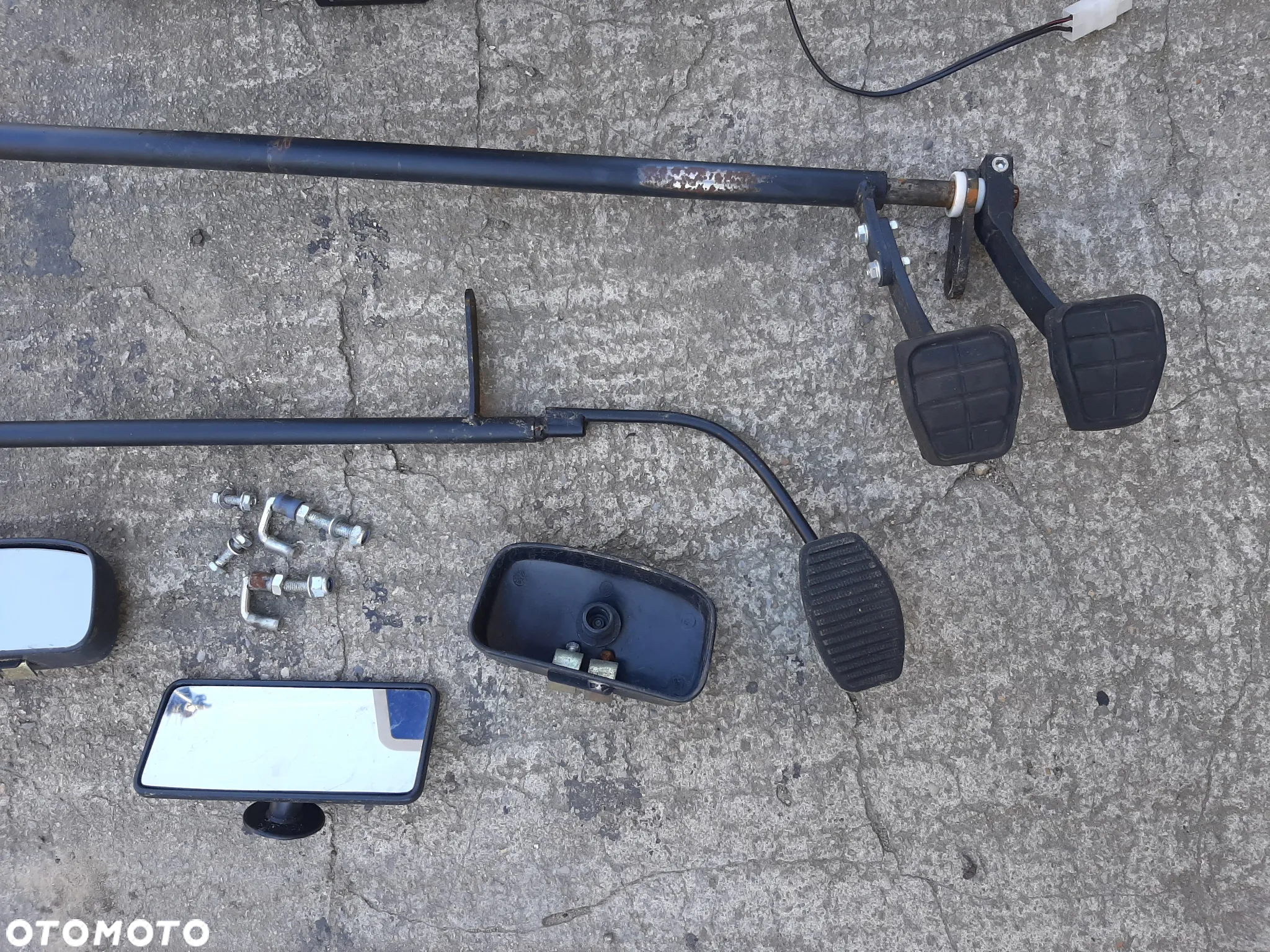 Toyota Yaris IV 2020 - 2025r pedały lusterka nauka jazdy - 2