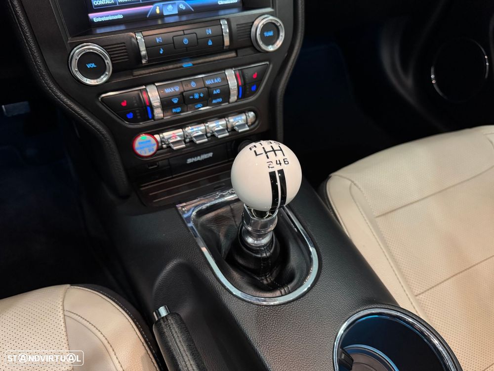 Ford Mustang 2.3i EcoBoost - 42