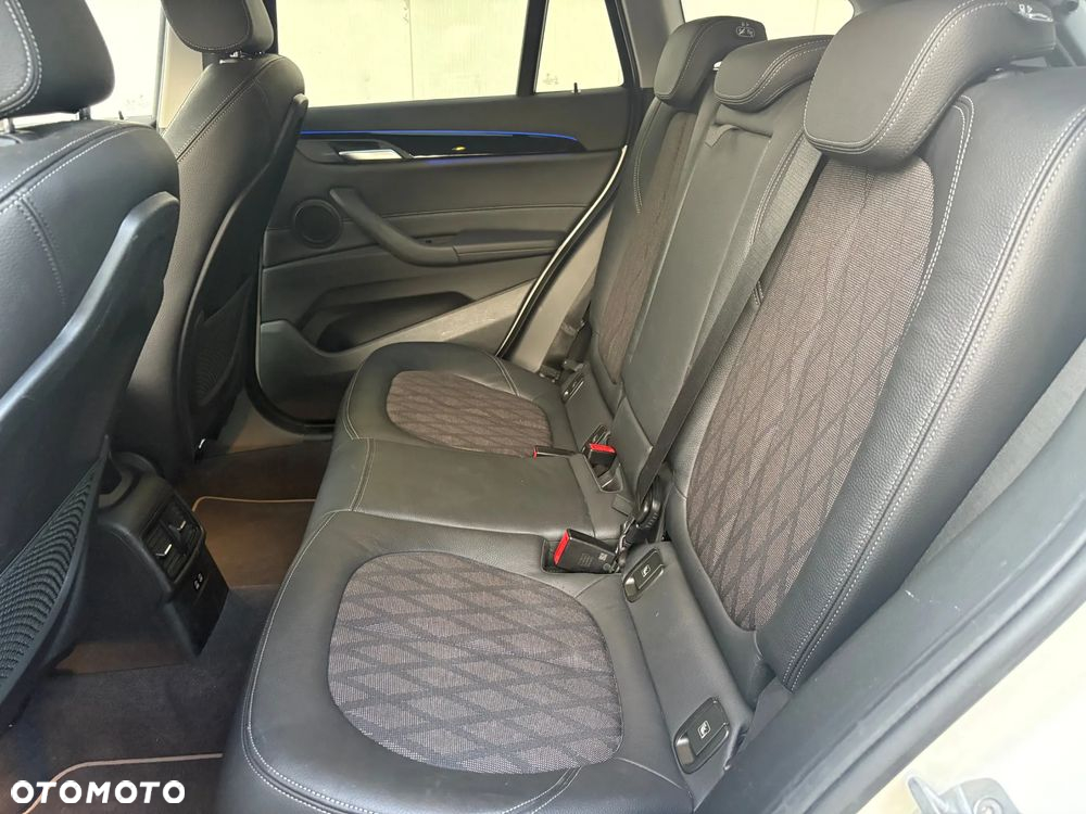 BMW X1 sDrive18i xLine - 6