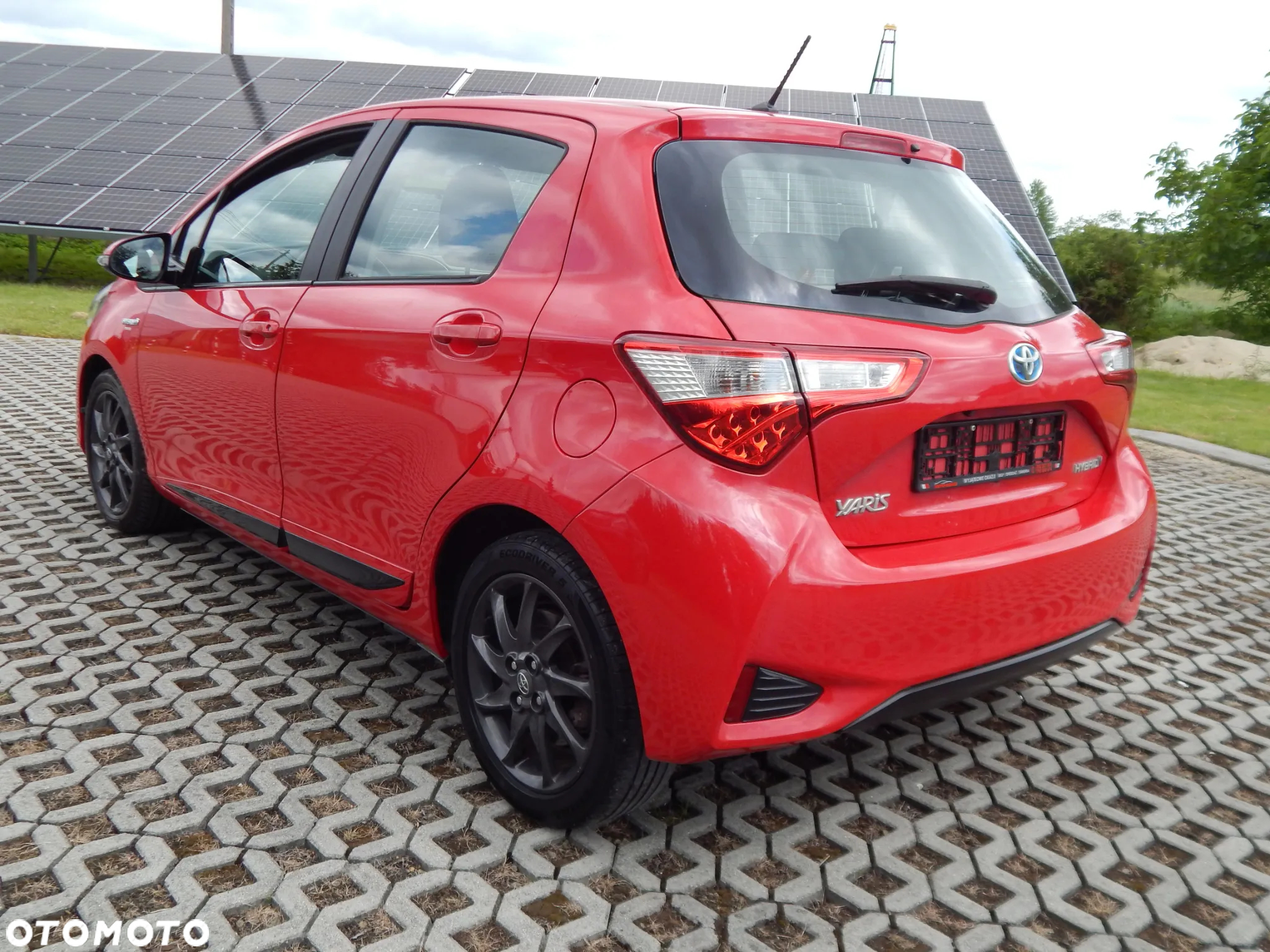 Toyota Yaris Hybrid 100 Premium - 11