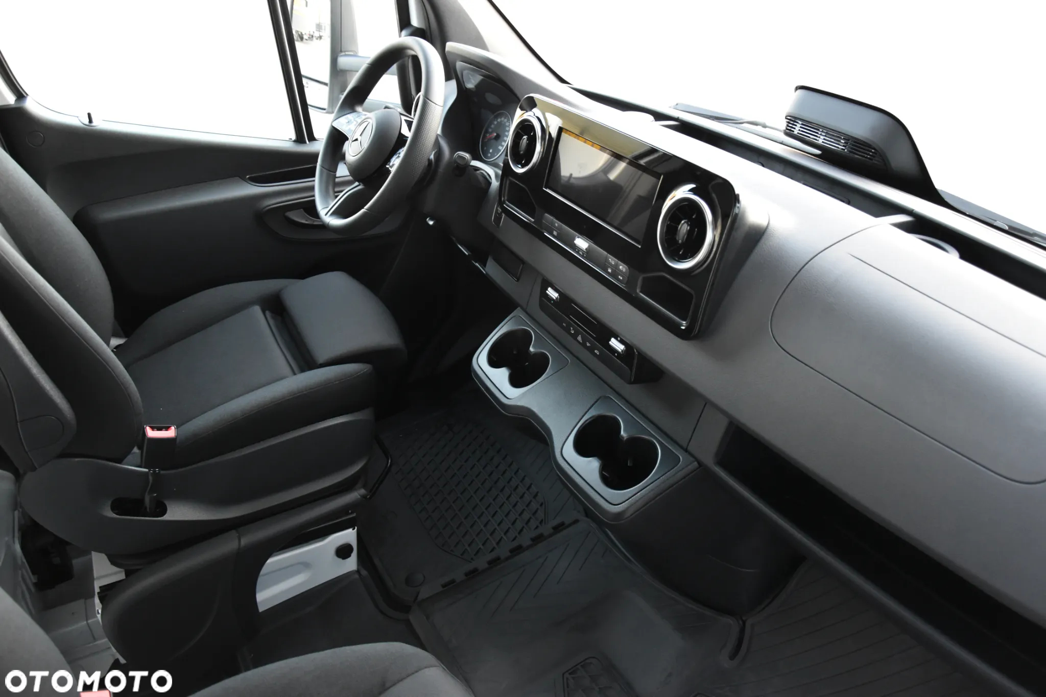 Mercedes-Benz Sprinter - 8