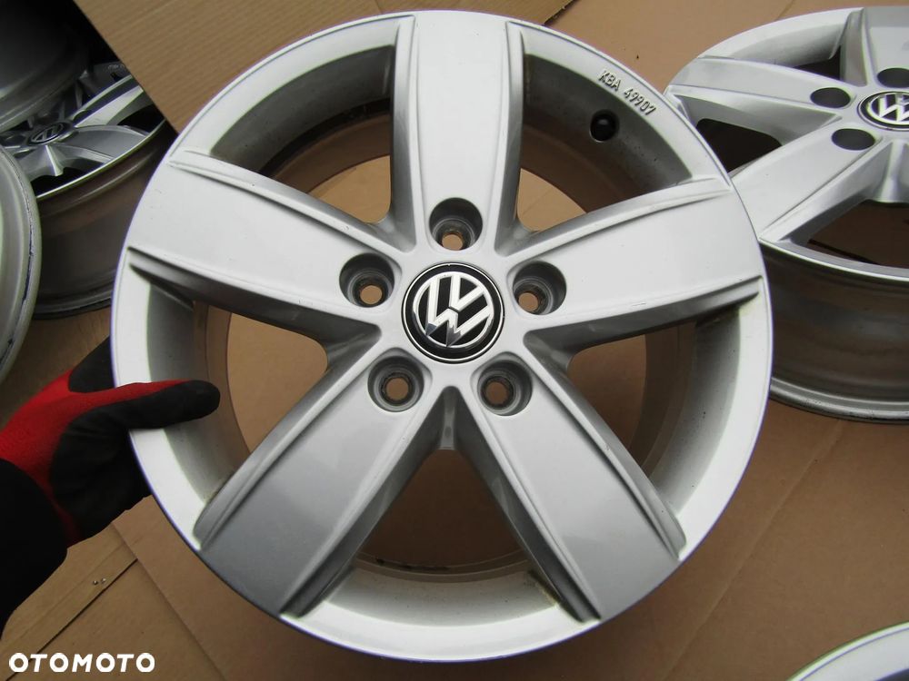 4x Felgi Aluminiowe 16 VW T5 T6 Amarok Caravelle Multivan Transporter 6,5 j 5x120 ET51 piasta 65,1 mm / 7E0071496 / ORYGINALNE - 16