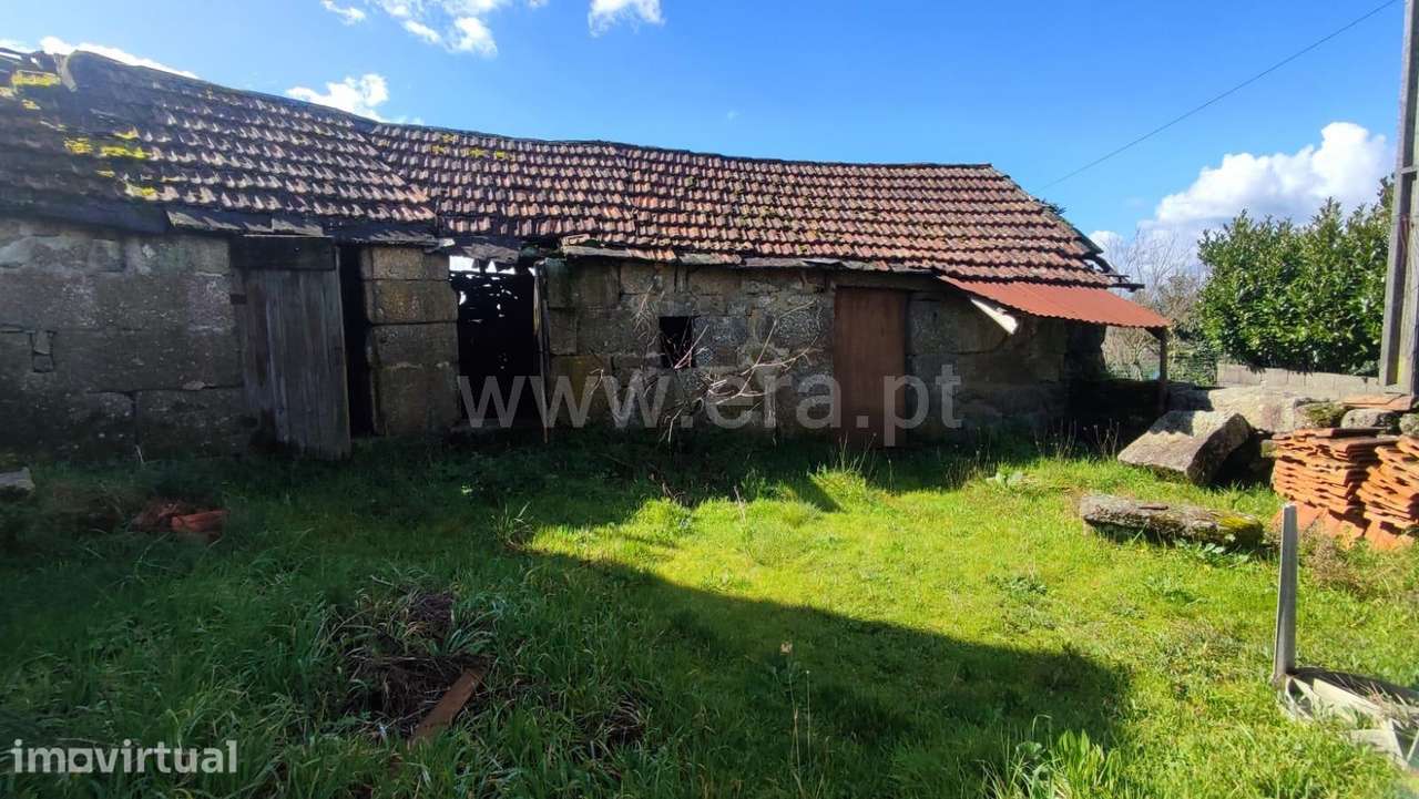 Terreno com ruína em Fonte Arcada, Penafiel - Grande imagem: 2/5