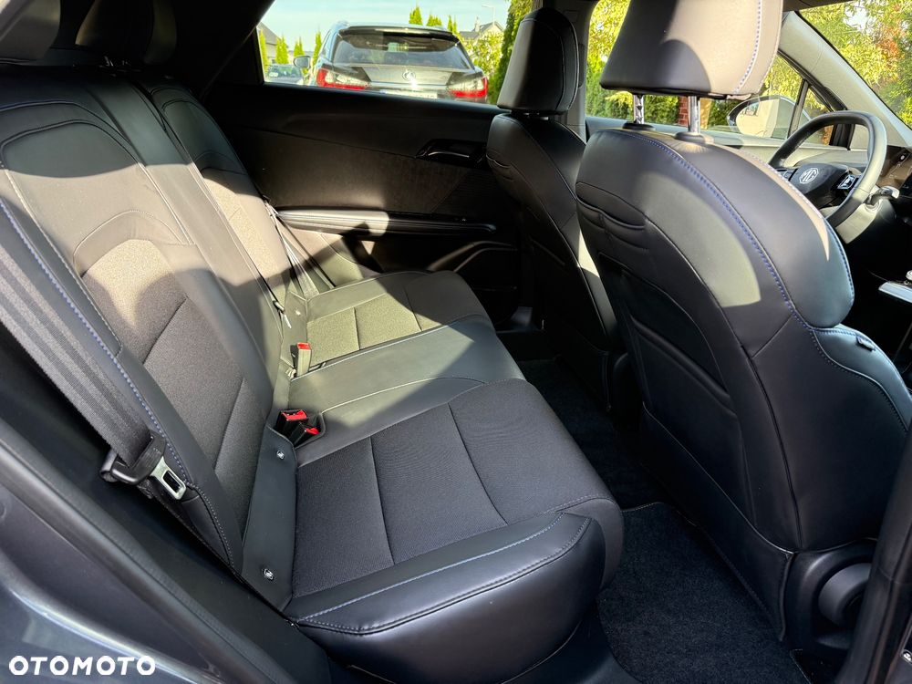 MG 4 Luxury 64 kWh - 15