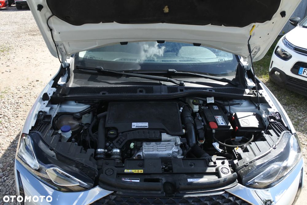 DS Automobiles DS 3 Crossback 1.2 PureTech Performance Line + - 22