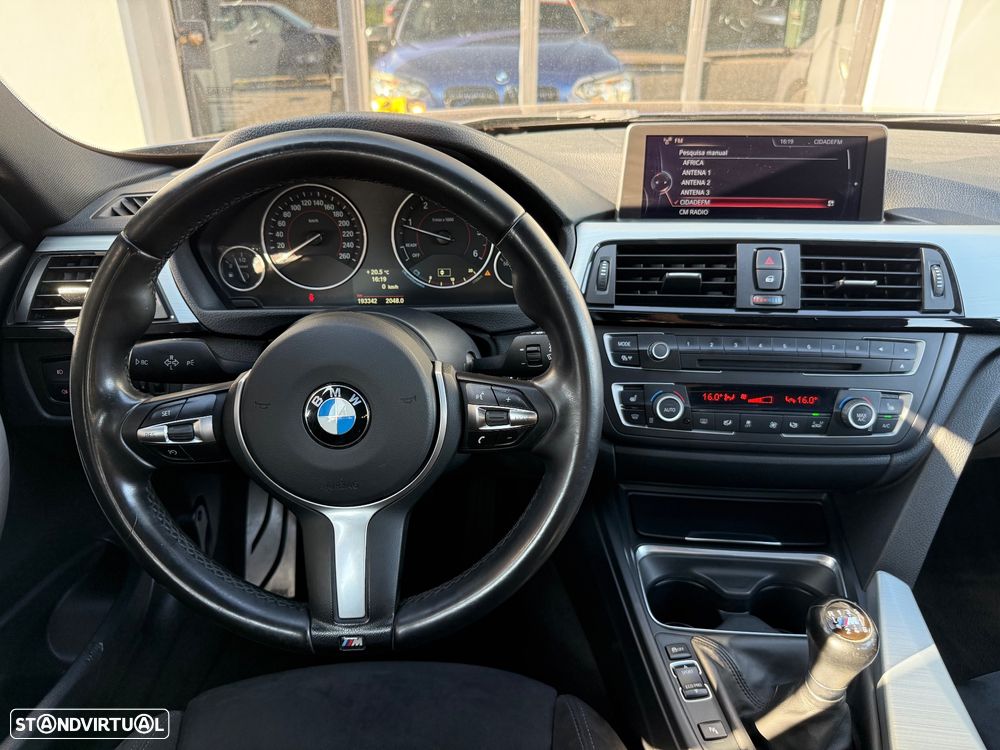 BMW 320 d Touring Pack M - 18