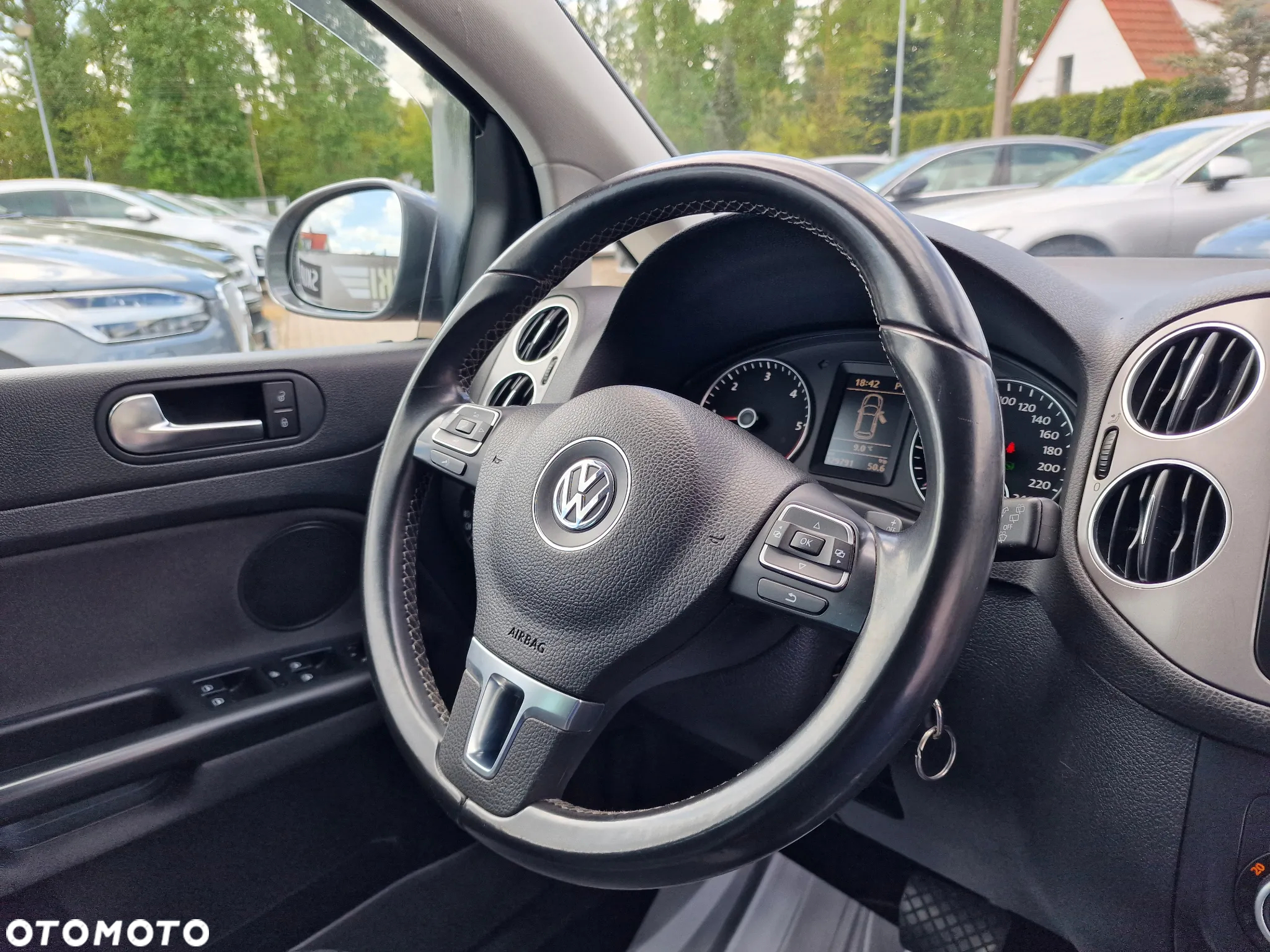 Volkswagen Golf Plus 1.6 TDI BlueMot Comfortline DSG - 25