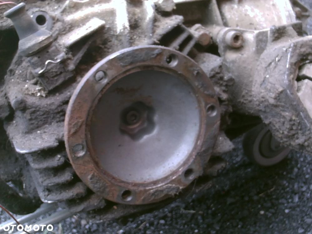 Audi 100 c3 c4 zderzak fotele drzwi klapa lampy kanapa wnetrze boczki kokpit i inne silnik 1,8 oraz 2,3benzyna - 35