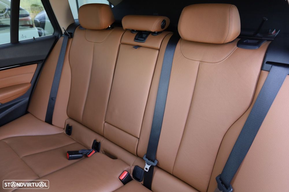 BMW 320 d Touring Line Luxury Auto - 18
