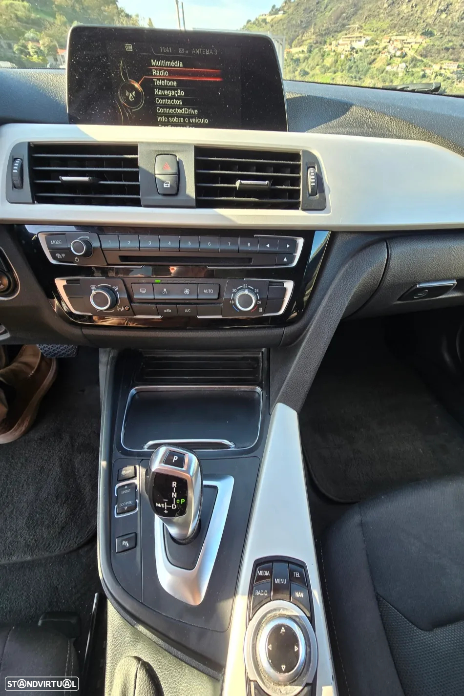 BMW 318 d Touring Auto - 11