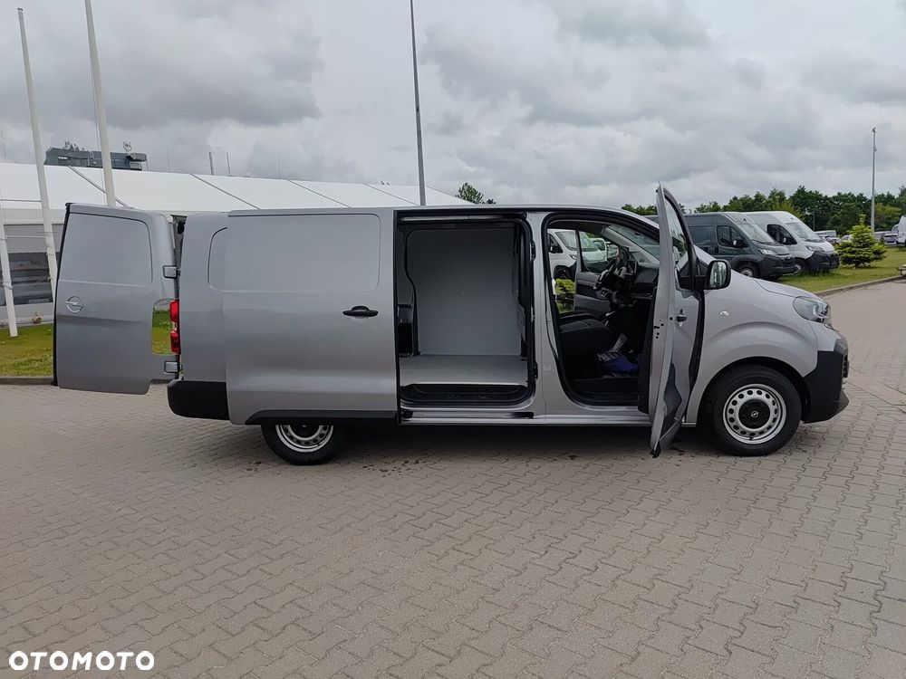 Opel Vivaro Vivaro Furgon XL Diesel 2.2 150 KM Manual - 30