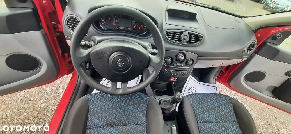 Renault Clio - 10
