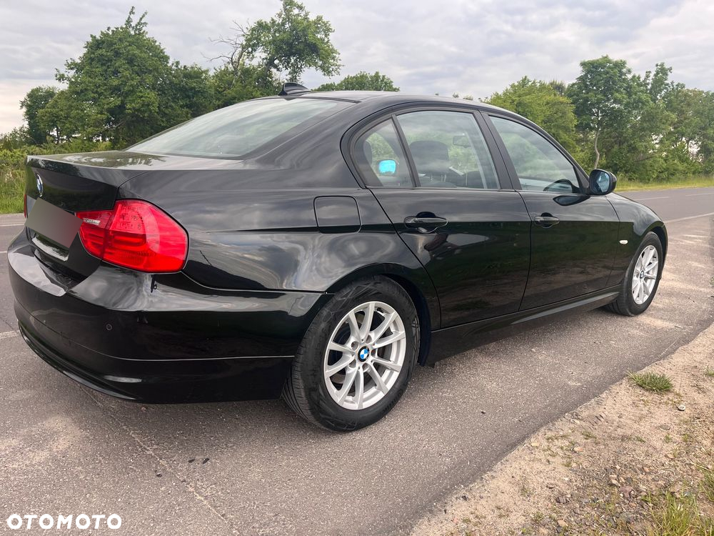 BMW Seria 3 318d - 17